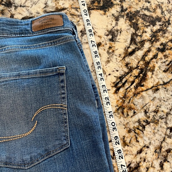 Levi’s Women’s modern skinny stretch Signature Blue Denim Jeans - Picture 6 of 7